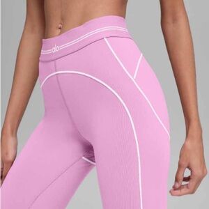 Alo Yoga Airbrush Heart Throb Legging 7/8 in Candy Heart Pink limited color